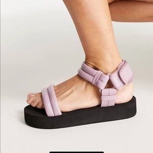 Wide fit padded sporty sandals